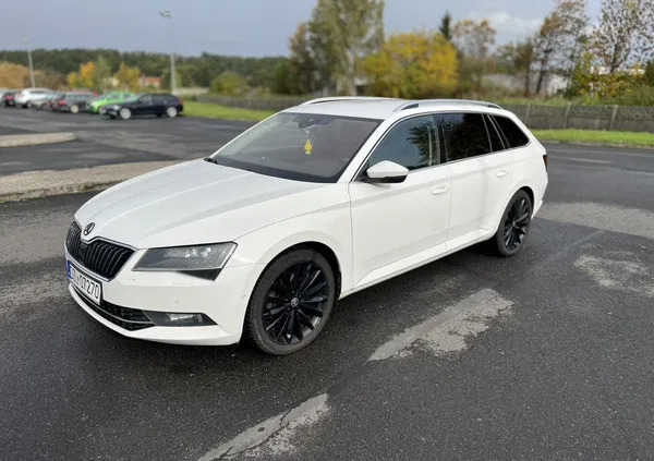 złotoryja Skoda Superb cena 66000 przebieg: 236000, rok produkcji 2016 z Złotoryja